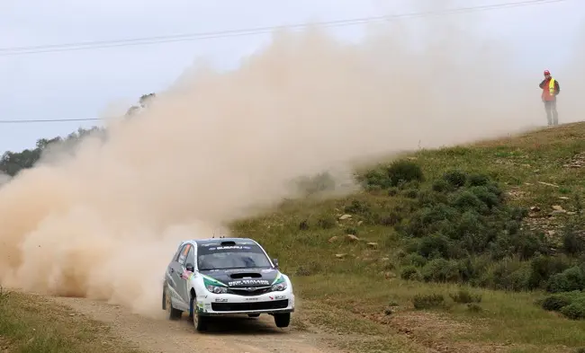 Hayden Paddon a bordo del Subaru Impreza