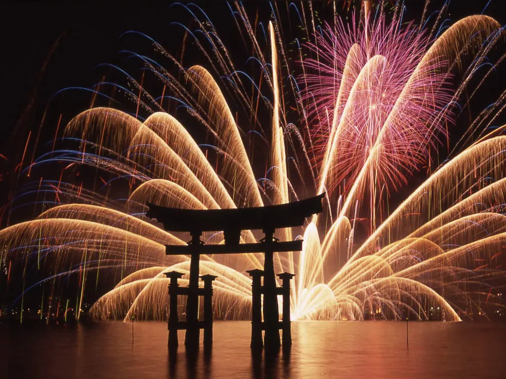 miyajima-fuegos-artificiales