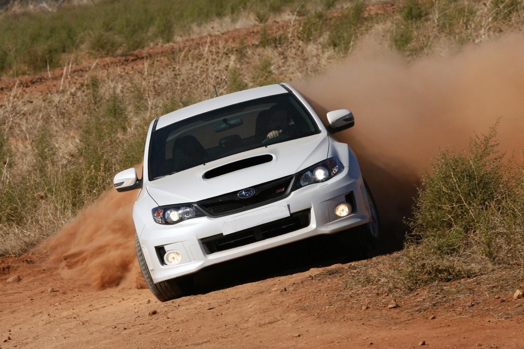 Subaru WRX STI Sedan en tierra