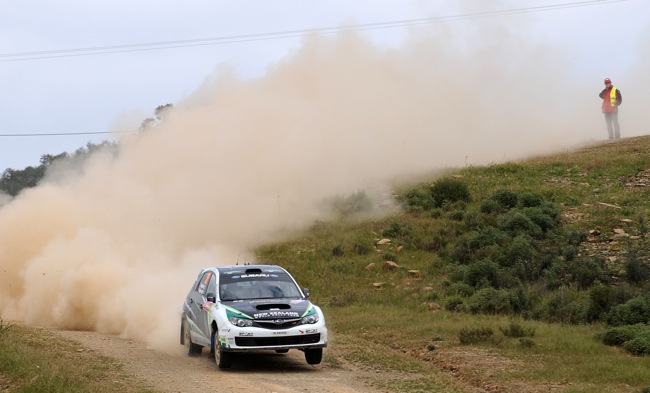 Hayden Paddon a bordo del Subaru Impreza