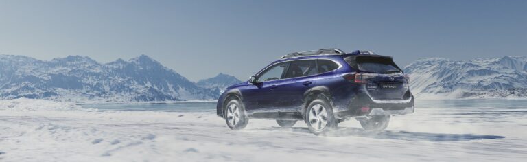 Subaru Outback nieve